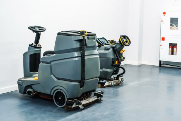 Commercial Floor Scrubbers Driers UAE